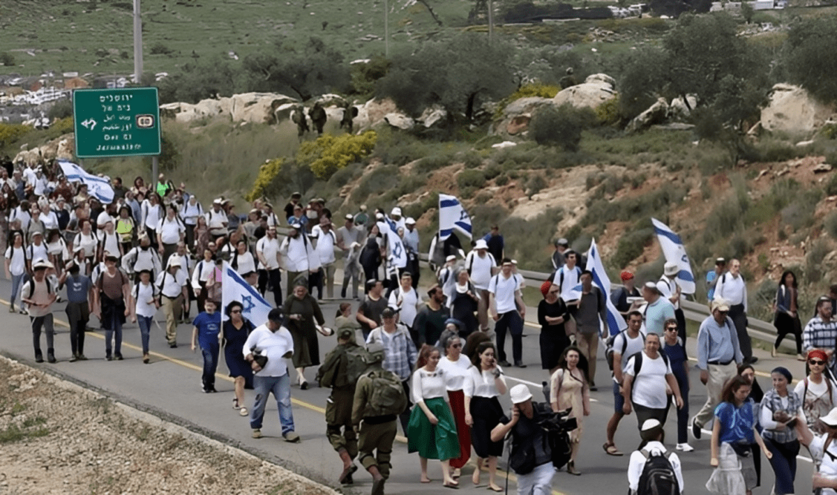 مسيرة للمستوطنين في نابلس