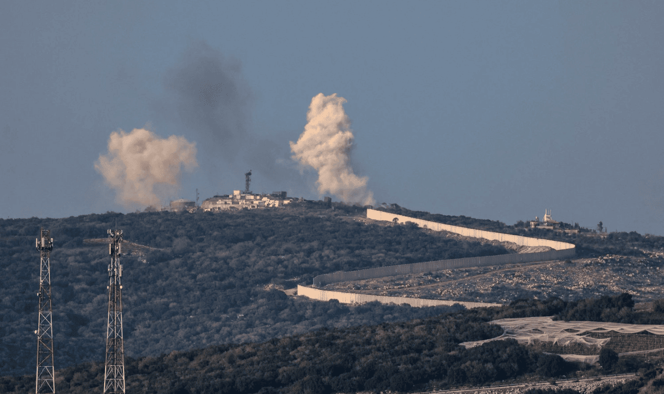 حزب الله يقصف ضواحي تل أبيب وصفارات الإنذار تدوي وسط وشمال إسرائيل